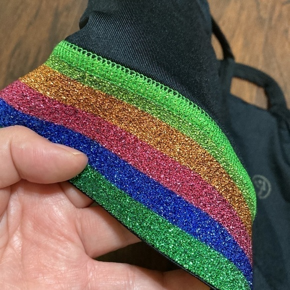 ZUMBA INSPIRE SCOOP BRA.  Glittery band X cross back NWT  Medium - Picture 9 of 12